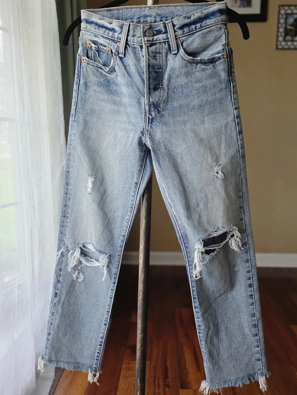 Levis 501 Cigarette Jeans Womens 24 00 Button Fly Rigid Frayed‎ Cropped Ankle